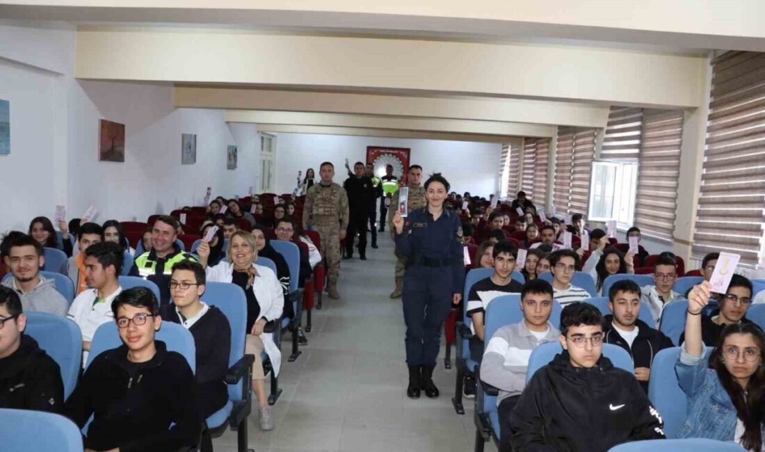 Kırşehir İl Jandarma Komutanlığı ekipleri; Hacı Fatma Erdemir Anadolu Lisesi