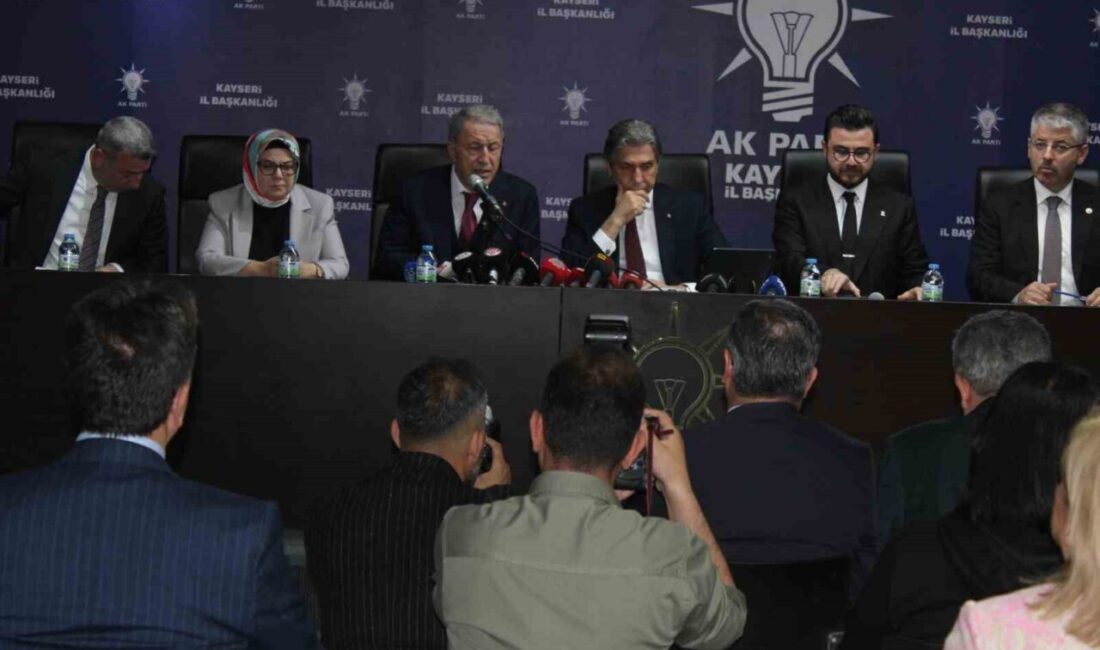 AK Parti Yerel Yönetimlerden Sorumlu Genel Başkan Yardımcısı Mustafa Demir;