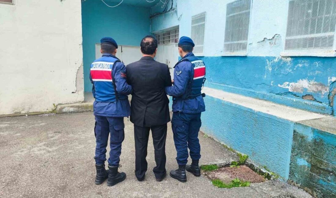 Aranan şahıslar JASAT’tan kaçamadı Kastamonu’da hapis cezasıyla aranan 2 şahıs JASAT dedektifleri tarafından yakalandı.