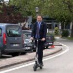 chp kars milletvekili alp pkknin kendini feshetmesini skuter binerek kutladi a323b925e712