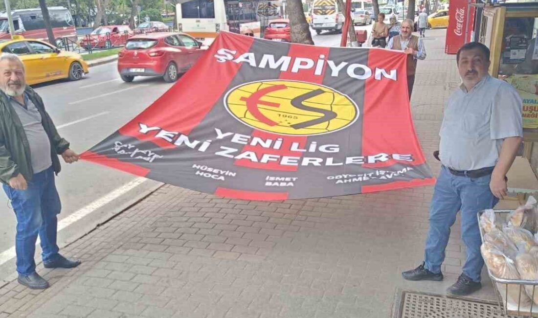 Eskişehirspor’un şampiyon olmasıyla büyük sevinç yaşayan esnaf, takım için kendi