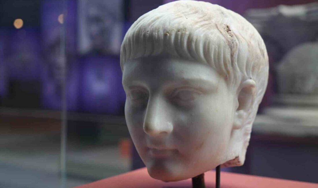 Roma İmparatoru Augustus’un torunu ve ünlü general Germanicus’un mermer heykel