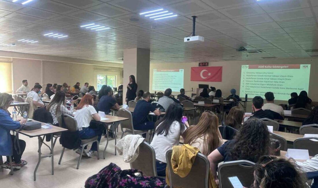 Eskişehir’de düzenlenen ’İl Ambulans Servisi Kalite Toplantısı’nda kalite süreçlerinin etkinliği