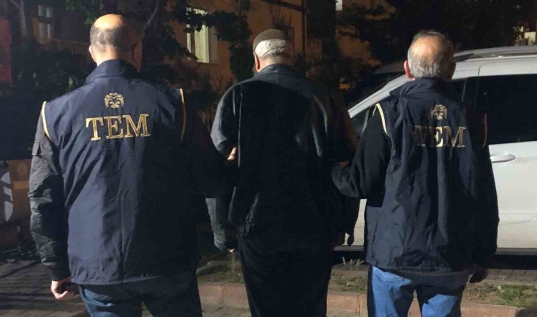 Interpol tarafından kırmızı bültenle aranan terörist Kırıkkale’de yakalandı Kırıkkale’de terör örgütü DEAŞ’a yönelik düzenlenen operasyonda, Interpol tarafından kırmızı