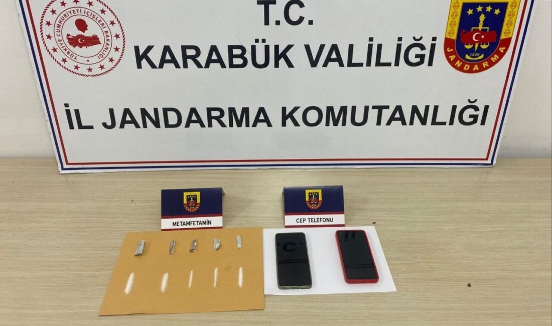 Jandarma’dan uyuşturucu operasyonu Karabük İl Jandarma Komutanlığı ekiplerince yapılan operasyonda uyuşturucu madde ele
