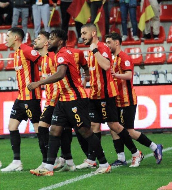Kayserispor 11. sıraya yükseldi Süper Lig ekiplerinden Kayserispor, sezonun tamamlanmasına 3 hafta kala topladığı
