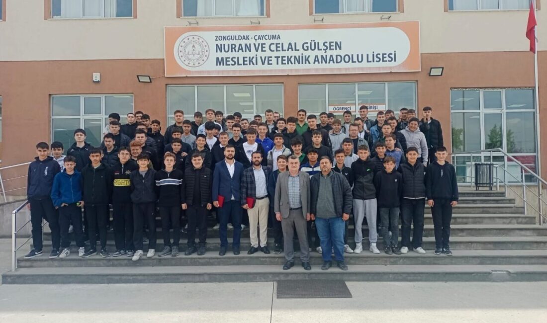 Zonguldak’ın Çaycuma ilçesinde bulunan Nuran-Celal Gülşen MTAL’de ’Kariyer Günleri’ kapsamında