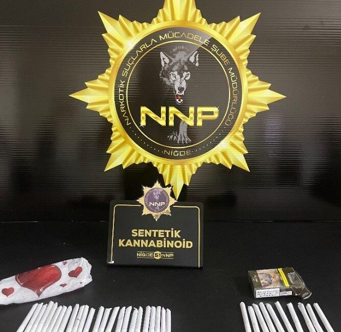 Niğde’de polis ekipleri tarafından düzenlenen uyuşturucu operasyonunda gözaltına alınan 8