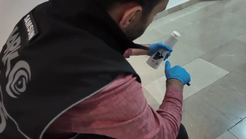 Samsun’da narkotik polisinin takibi sonucu şampuan kutusu içine gizlenmiş metamfetamin