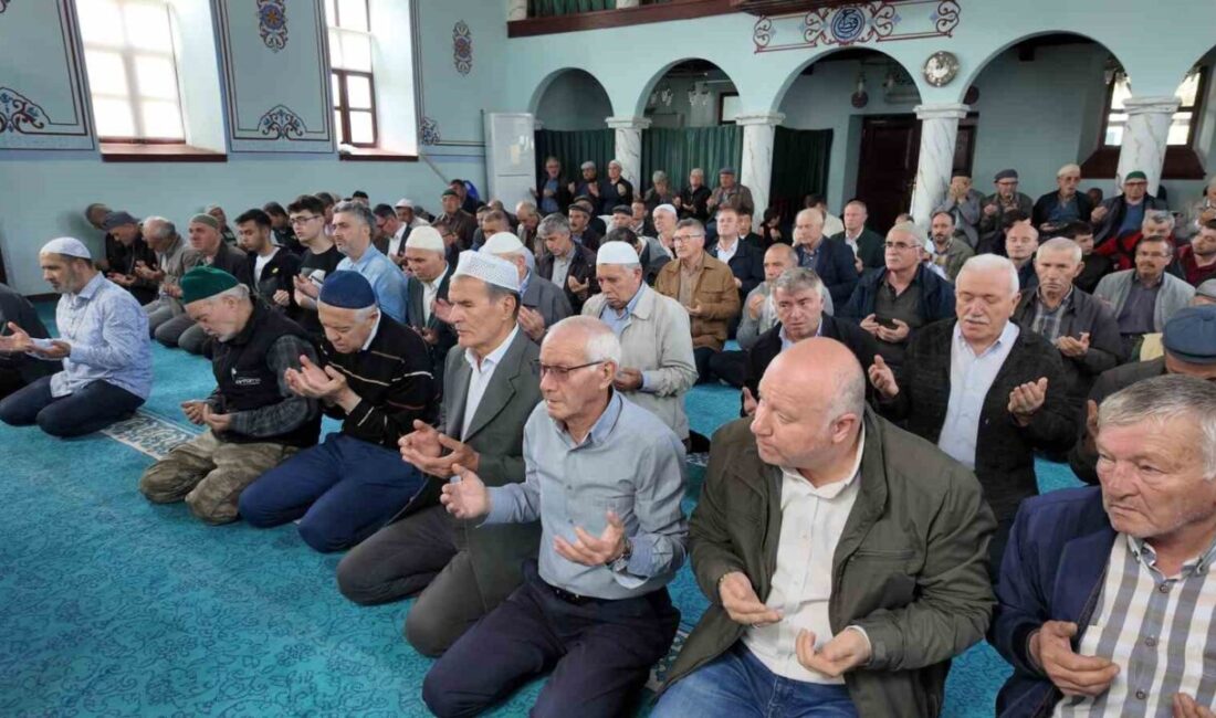 Eskişehir’in tarihi Osmanlı köyü olan Kuyucak Mahallesi’nde düzenlenen Hıdırellez Şenliği’nde