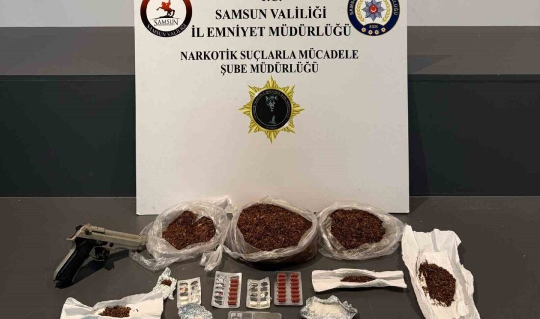 Uyuşturucuyla yakalanan 2 kişi tutuklandı Samsun’da uyuşturucuyla yakalanan 1’i kadın 2 kişi mahkemece tutuklandı. Edinilen