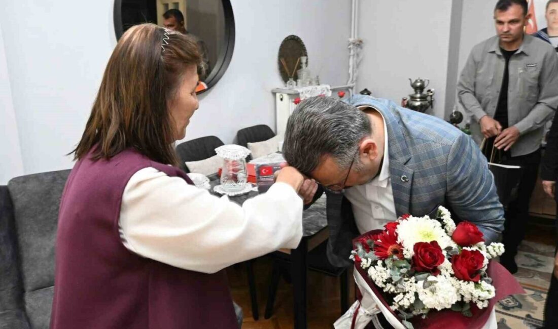 Eskişehir Valisi Hüseyin Aksoy, şehit Onbaşı Caner Ülüğ’ün annesini ziyaret