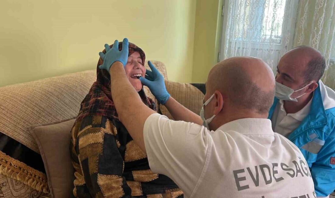 Sağlık Bakanlığı tarafından başlatılan ‘Evde Sağlık Hizmeti’ çerçevesinde hastaneye gidemeyen